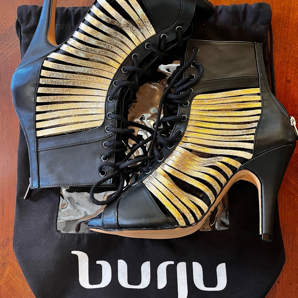 Burju Black and Gold Women's Heeled Dance Boots size 7.5